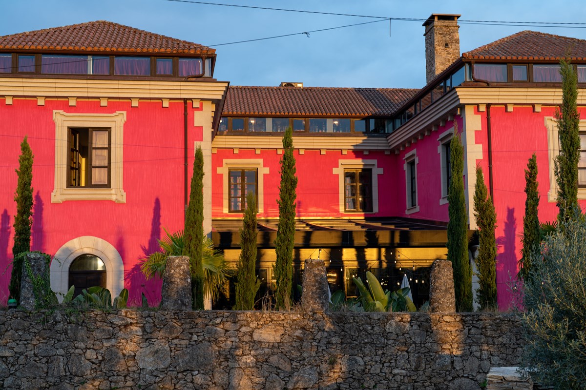 Casa Beatnik Pink Facade